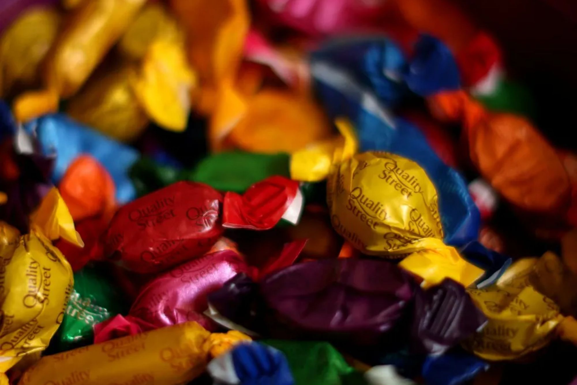 Акция в сети Asda: Quality Street по рекордно низкой цене перед Рождеством