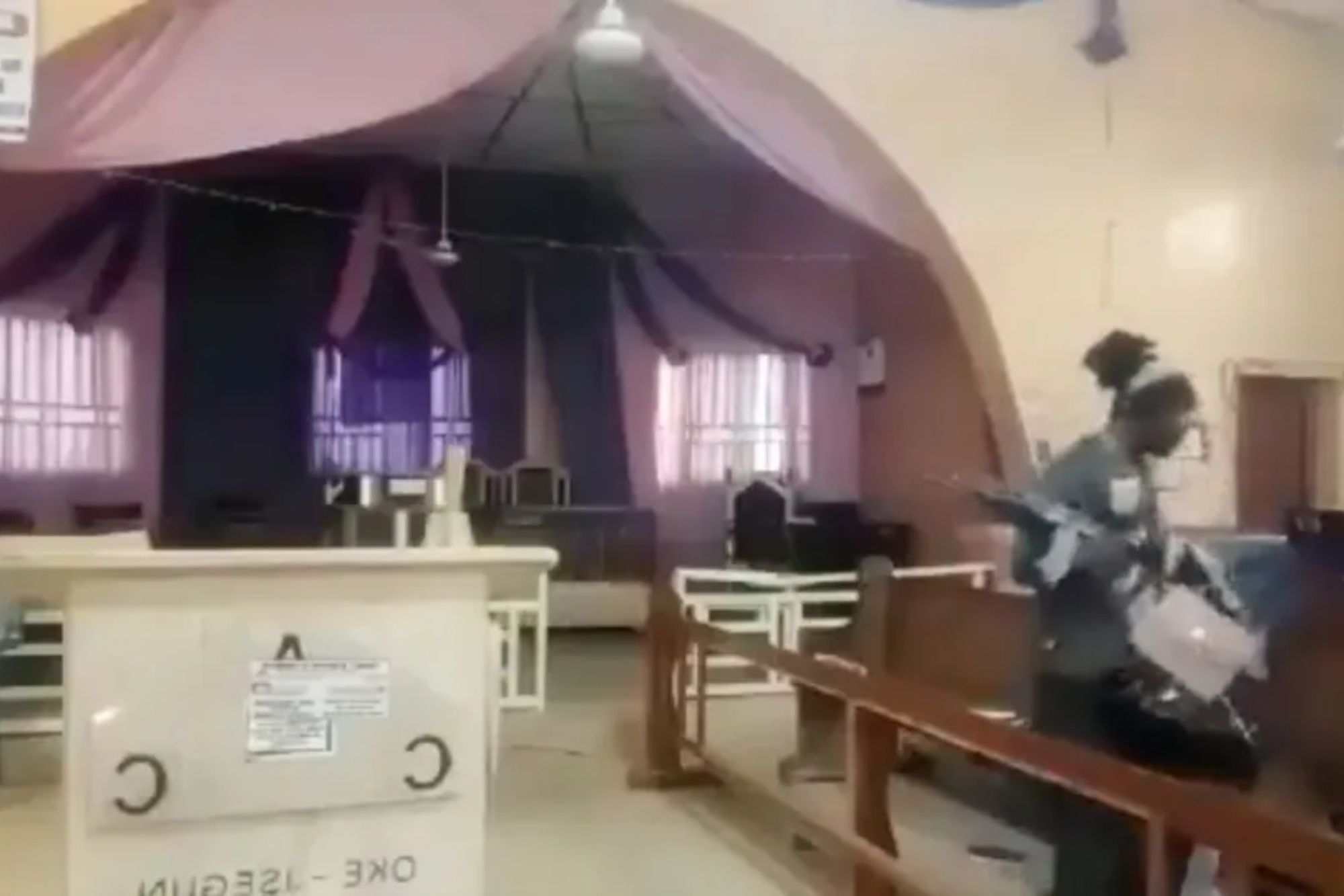 Напад у Нігерії: бойовики розстріляли вірян у церкві та викрали пастора