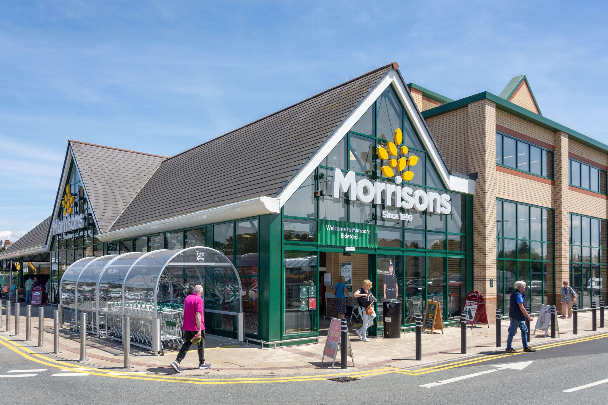 Morrisons запускает возврат посылок в магазинах: новая услуга для покупателей