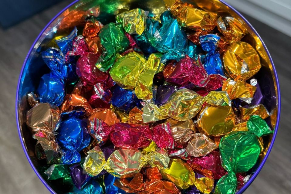 M&S випустила альтернативу Quality Street: у Великобританії розкупують різдвяні солодощі