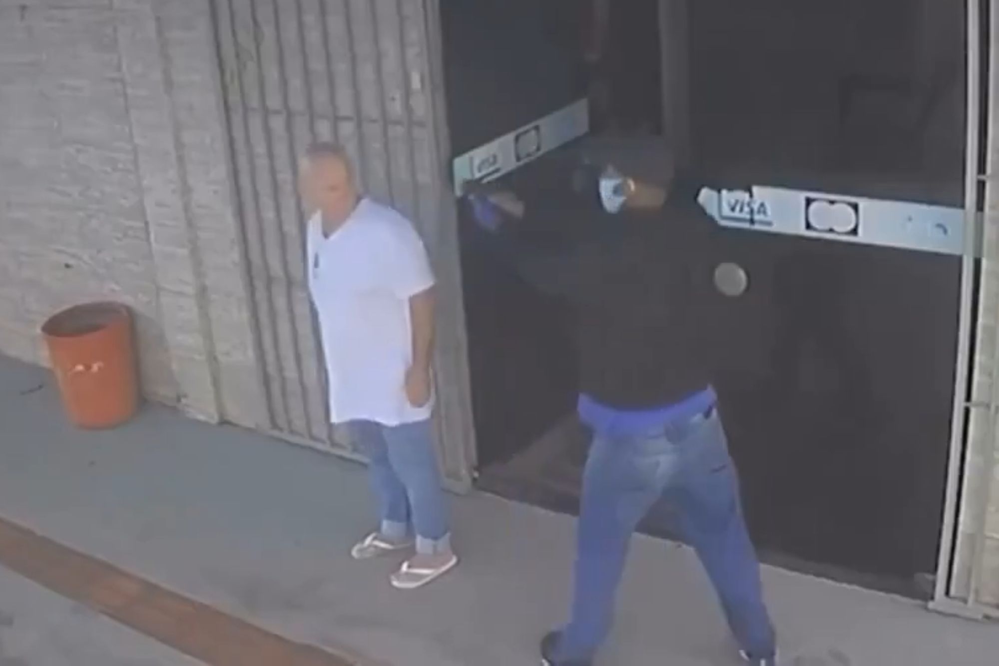 Застрілили дитячого вбивцю після в'язниці: відео розправи в Бразилії