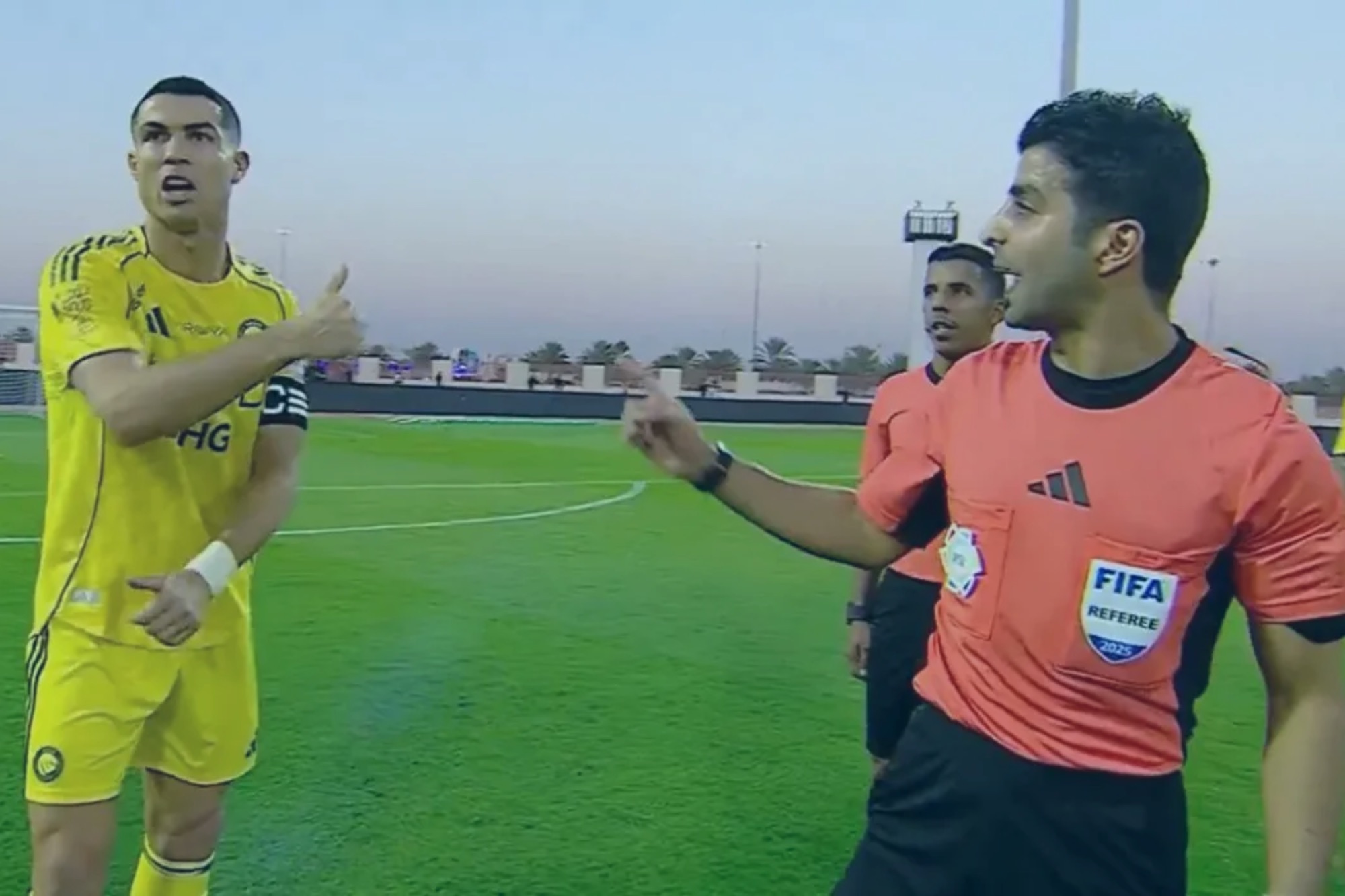 Ronaldo wütend auf den Schiedsrichter in Saudi-Arabien: Was bei der Kamera zu hören war