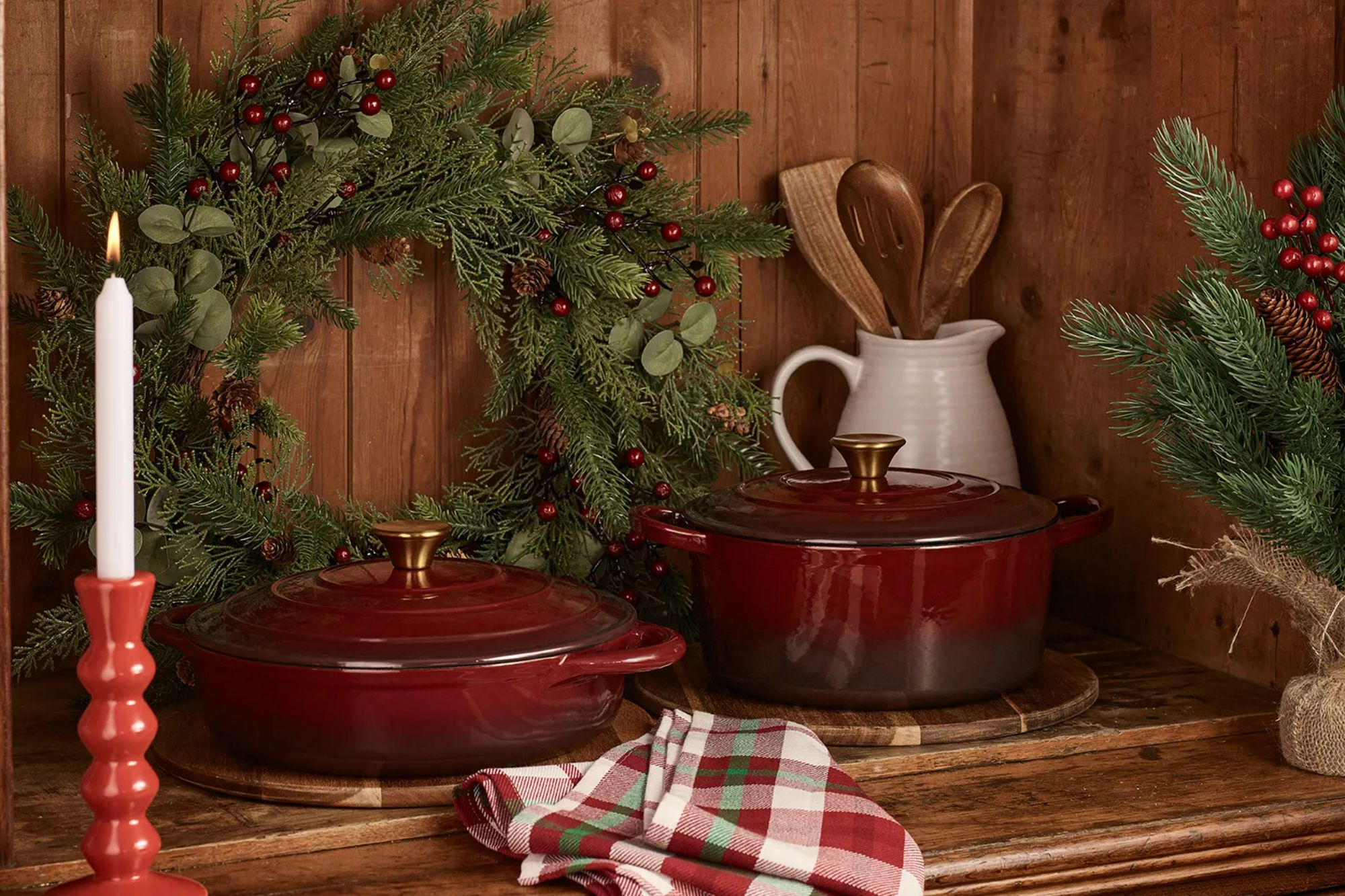 Час рождественских покупок: Asda вернула в продаж культовые кастрюли Le Creuset
