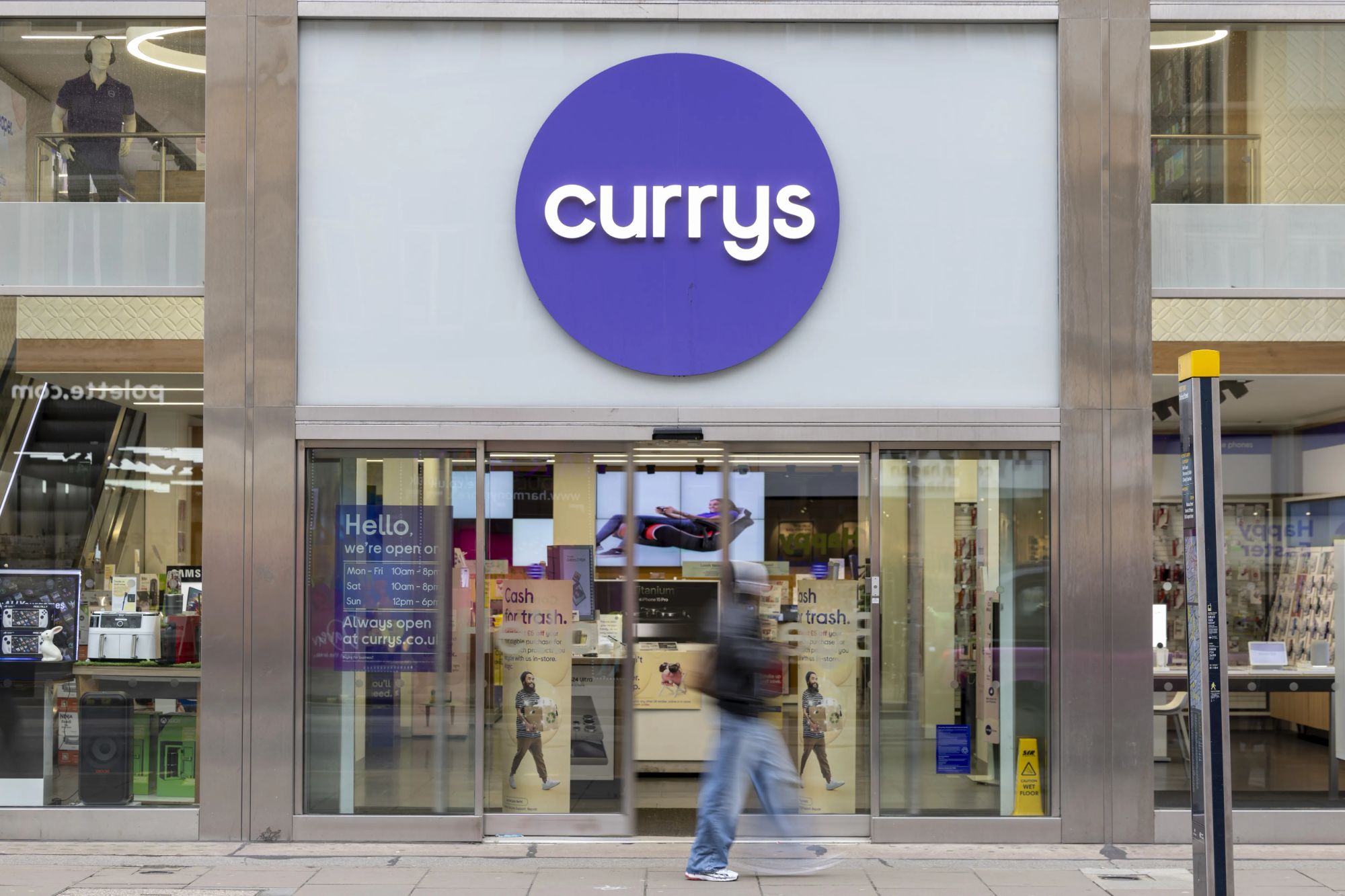 Currys увеличил продажи на 4%: как искусственный интеллект и игры повлияли на бизнес