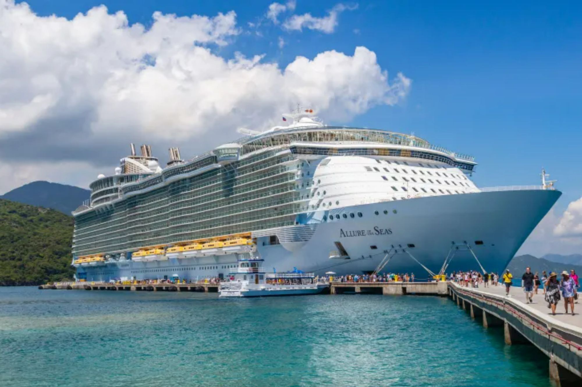 Сім'я пасажирки круїзу подає до суду на Royal Caribbean: у чому звинувачують компанію