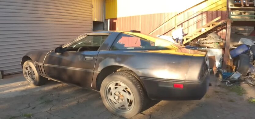В Україні на смітнику знайшли рідкісну мрію водія: як виглядає Chevrolet Corvette 80-х ціною в мільйон
