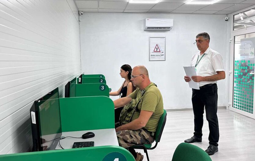 Каждый четвертый водитель сдал экзамен по ПДР с первого раза: результаты МВД