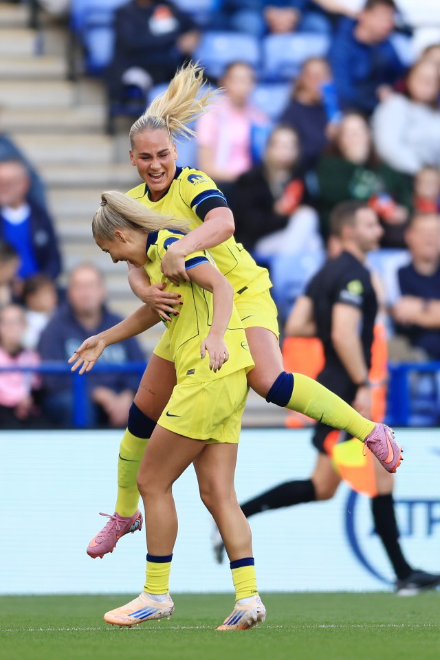 Чудесный старт в WSL: почему все матчи начались в 11:55
