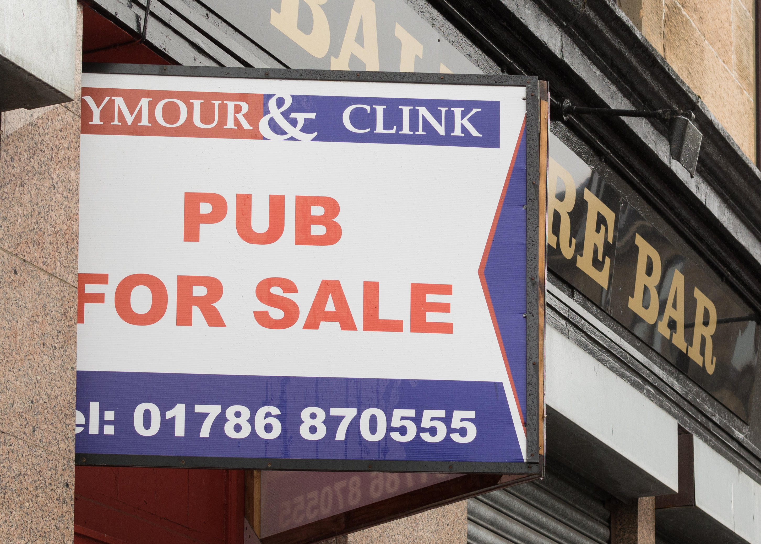 Die Krise der britischen Pubs: Jeden Tag schließen über 10 Betriebe aufgrund von Insolvenz