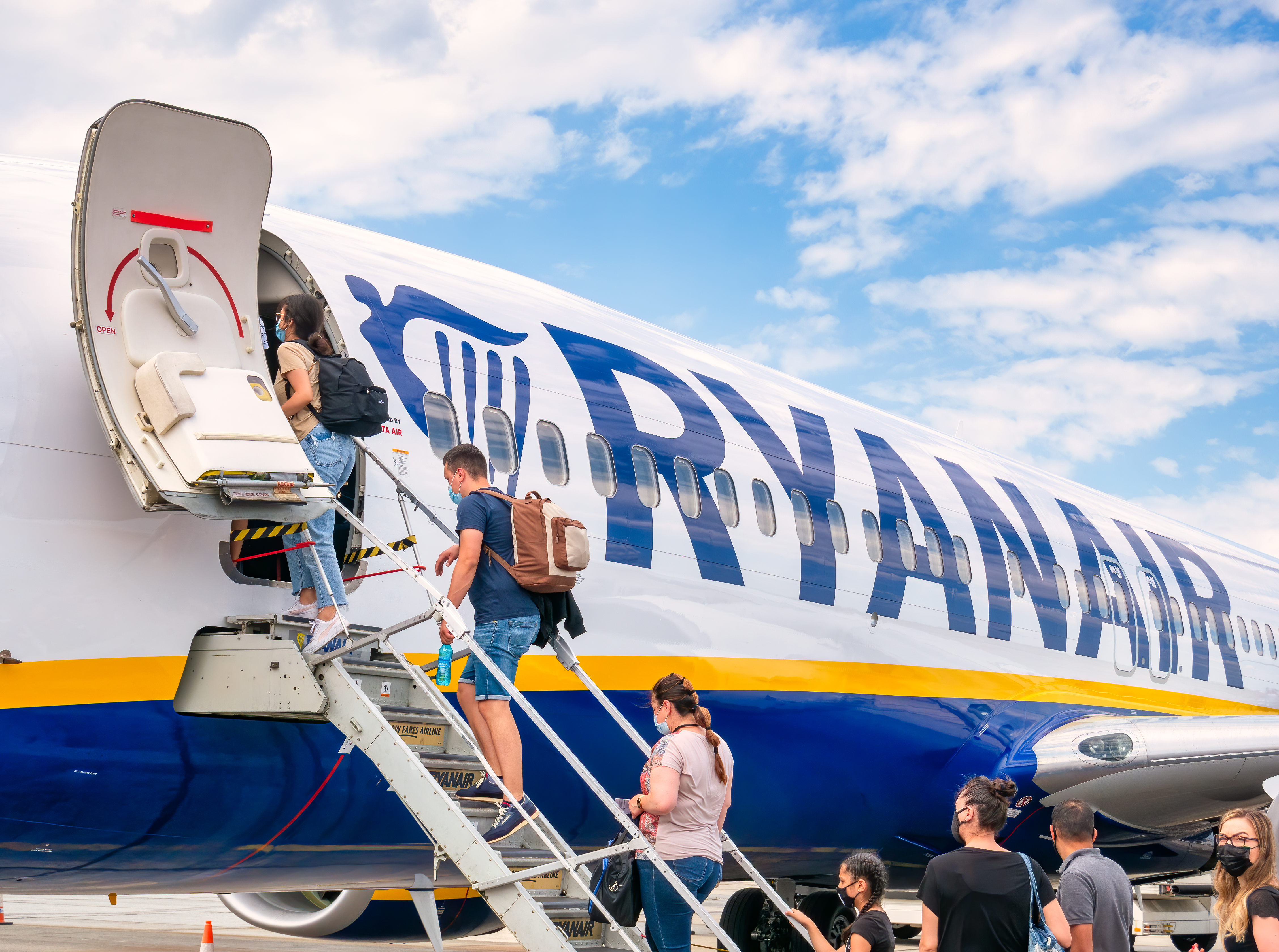 Ryanair отменяет печать посадочных талонов: что изменилось для пассажиров