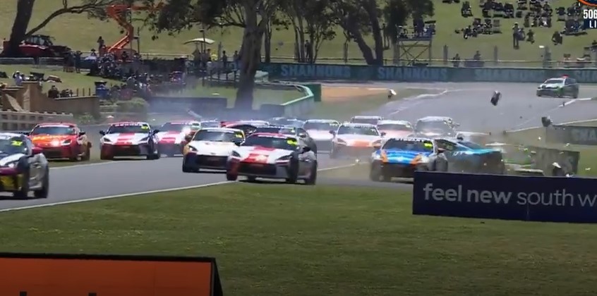 Син легенди автоспорту в лікарні після жорсткої аварії на Bathurst