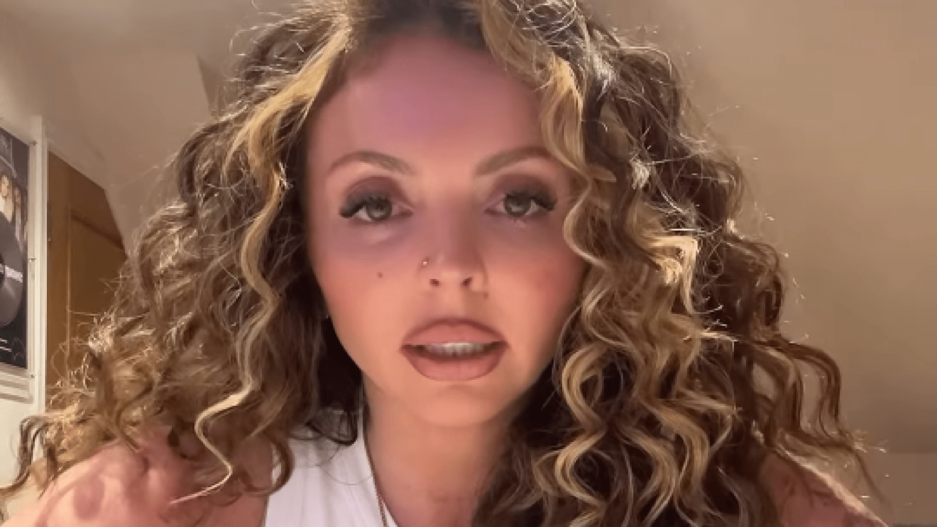 Бывшая участница Little Mix с двойняшками