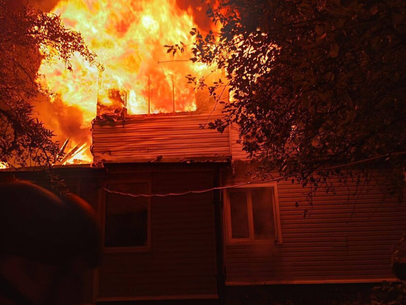 Росіяни атакували Київщину: пошкоджені будинки та пожежі в чотирьох районах
