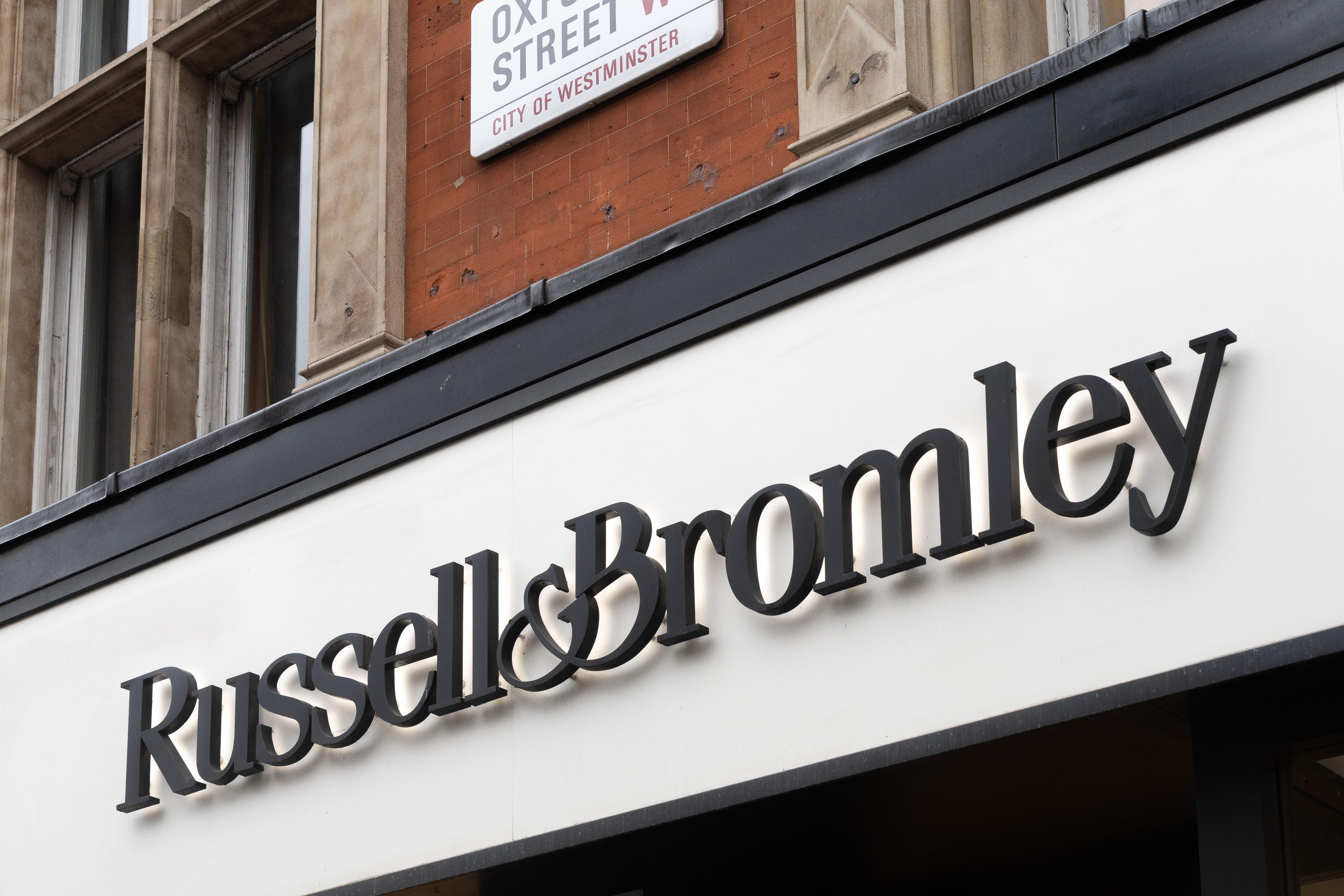 NEXT может купить легендарный обувной бренд Russell & Bromley: детали переговоров