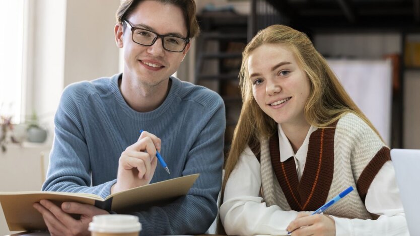 Abiturienten wurden die Preise für das Studium an den fünf beliebtesten Universitäten der Ukraine gezeigt
