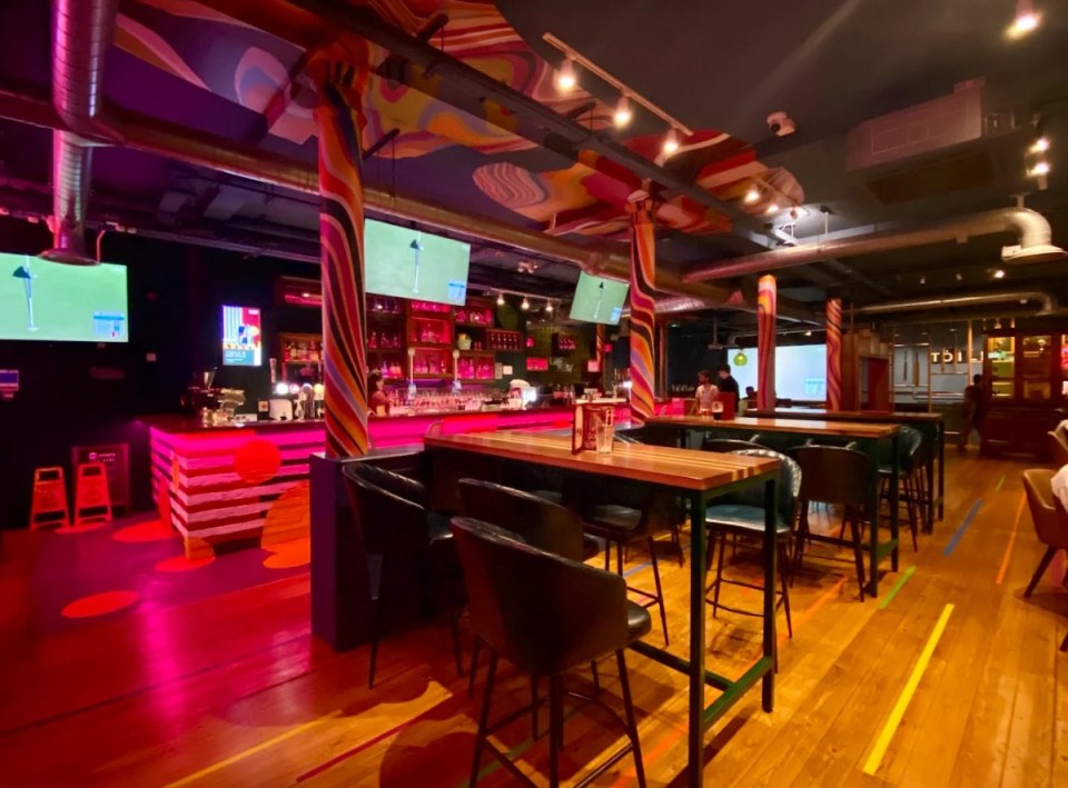 Паб Sixes Cricket Bar закрывается