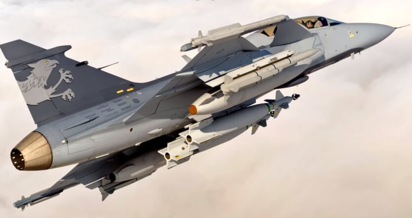 Україна отримає нові винищувачі: F-16, Mirage та Gripen у небі