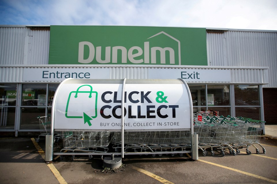 Dunelm розпродає меблі зі знижкою до 75%: як отримати розкішний диван за £65