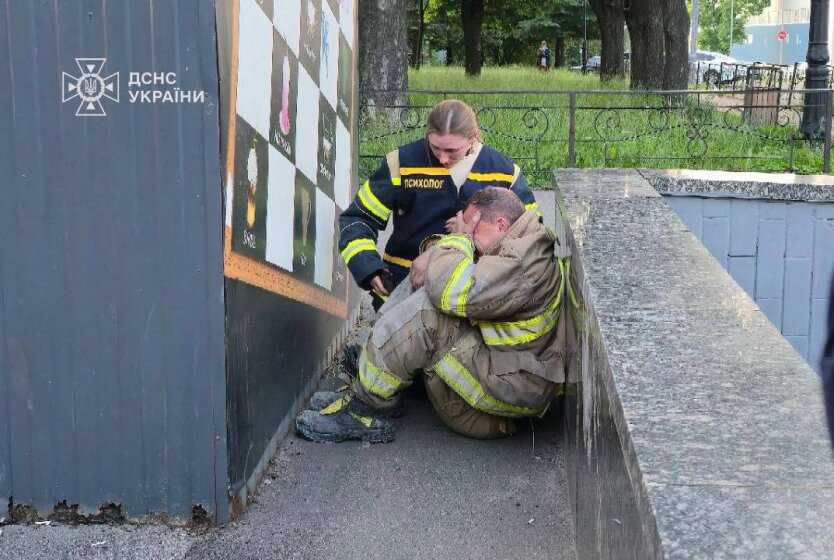 Heroes Without Weapons: Rescue Workers Killed Under Russian Shelling in Kyiv, Many Injured