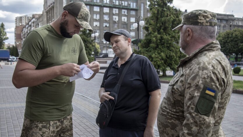 Працівники ТЦК тепер працюватимуть у бодікамерах: що зміниться для громадян